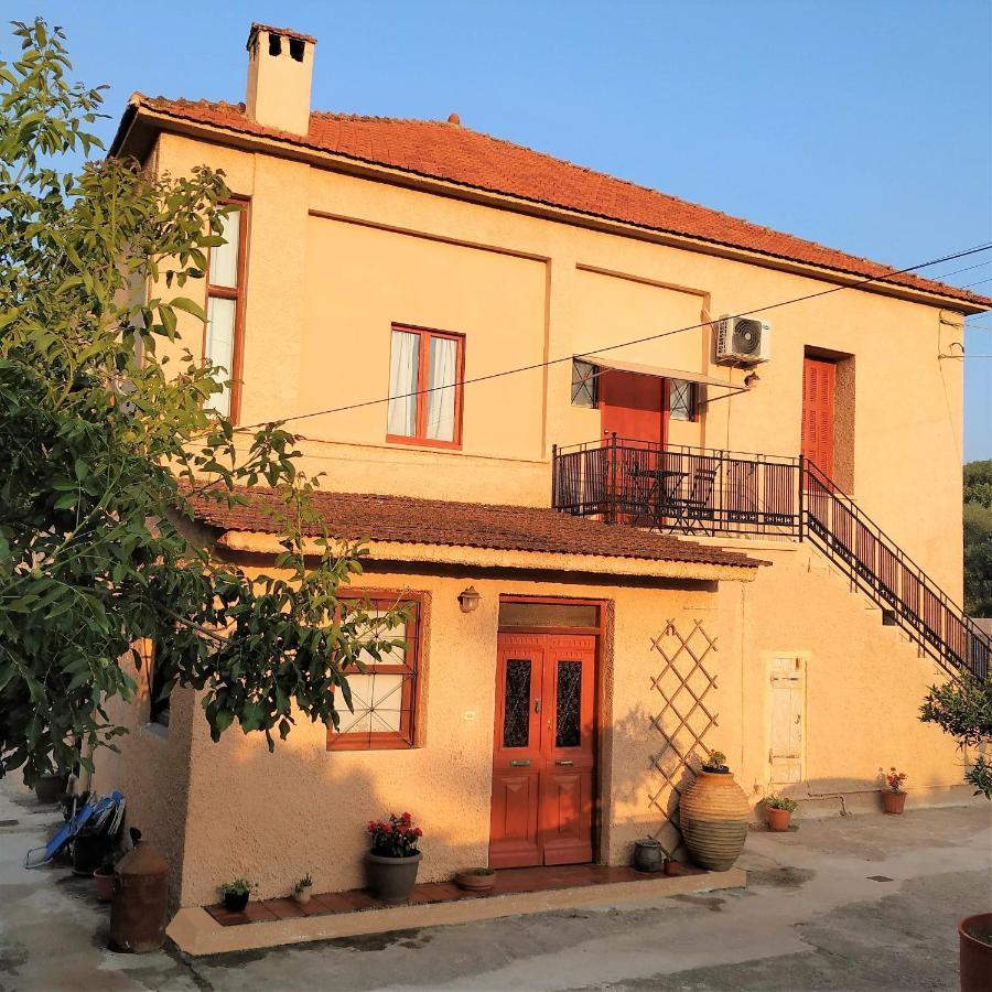 Casa Patrikò Acomodação com café da manhã Perivólia Exterior foto